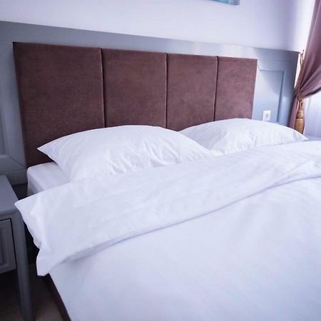 Hotel Glaris Tirgu Frumos Dış mekan fotoğraf