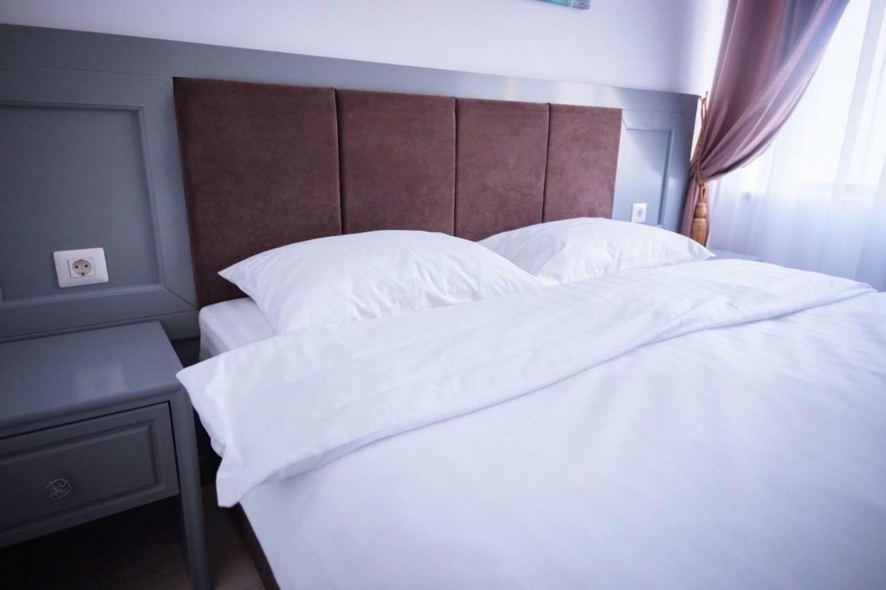 Hotel Glaris Tirgu Frumos Dış mekan fotoğraf